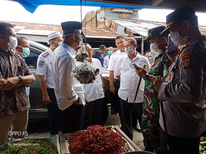 
					Breakingnews: Carona Efek, Tiga Jenis Barang ini Mulai Langka di Pasar Nagan Raya