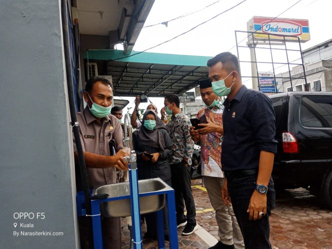 
					Saat Sidak DPRK Nagan Raya Temukan Pelaku Usaha Belum Sediakan Desinfektan