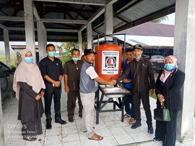 
					DPRK Nagan Raya Distribusi Wastafel di Pusat Keramaian