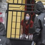 Berpakaian APD, Polisi Datangi Rumah Korban Perampokan Berstatus Positif Covid-19