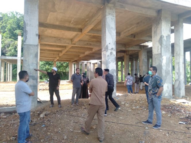 
					Menghabiskan Anggaran 15 Miliar, Pengerjaan Dasar Masjid Agung Calang Diduga Asal Jadi