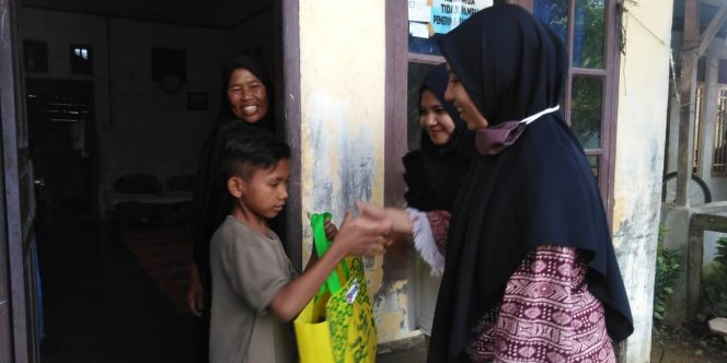 
					Komunitas Basajan Serahkan Parsel Untuk Anak Yatim dan Kaum Dhuafa