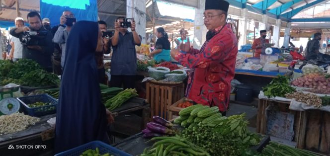 
					Pastikan Persediaan Sembako, Bupati Aceh Barat Sambangi Pasar Bina Usaha