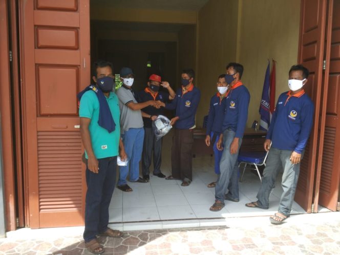 
					DPD Nasdem Nagan Raya Bagikan Ribuan Masker untuk Pengguna Jalan