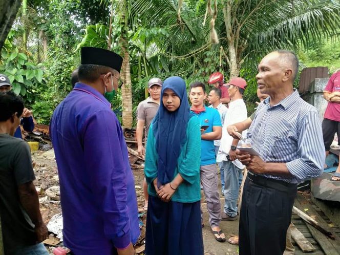 
					Alhamdulillah…., Erhas Bangun Rumah Permanen untuk Rita, Gadis Yatim Piatu