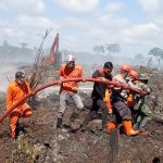 Lahan 10 Hektar di Tadu Dibakar, Brimob dan Tim Terpadu Dikepung Asap Saat Padamkan Api