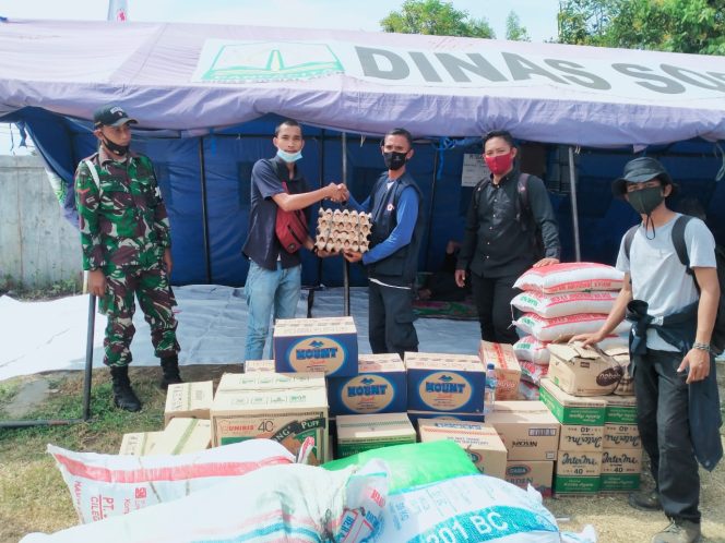 
					Mahasiswa Simeulue Bersatu Serahkan Bantuan kepada Masyarakat Muslim Rohingya
