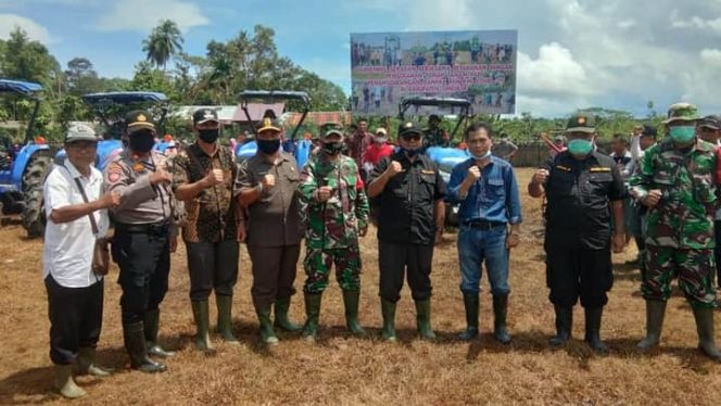 
					Dandim 0115/Simeulue Bersama Bupati Launching Ketahanan pangan