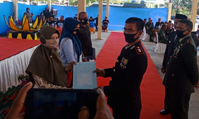 
					Kapolres Nagan Raya Didampingi Forkompimda Bagikan SIM Gratis untuk Warga