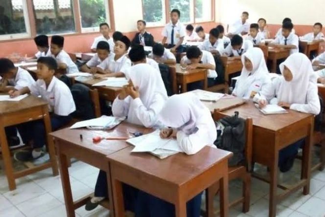 
					Corona Efek, Kegiatan Belajar Mengajar di Simeulue Kembali Diliburkan