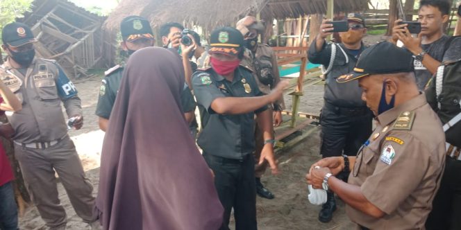 
					Respon Laporan Masyarakat, Petugas Temukan Kondom Berserakan di Kafe Suak Ribee ini