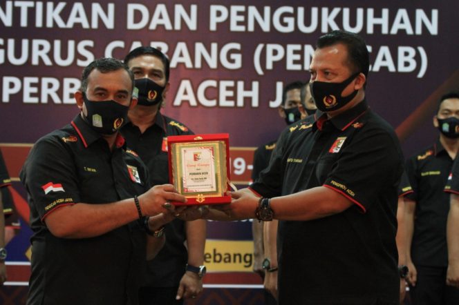 
					Yanto Tarah lantik Perbakin Aceh Jaya, Irfan TB Optimis dengan Pengurus Baru