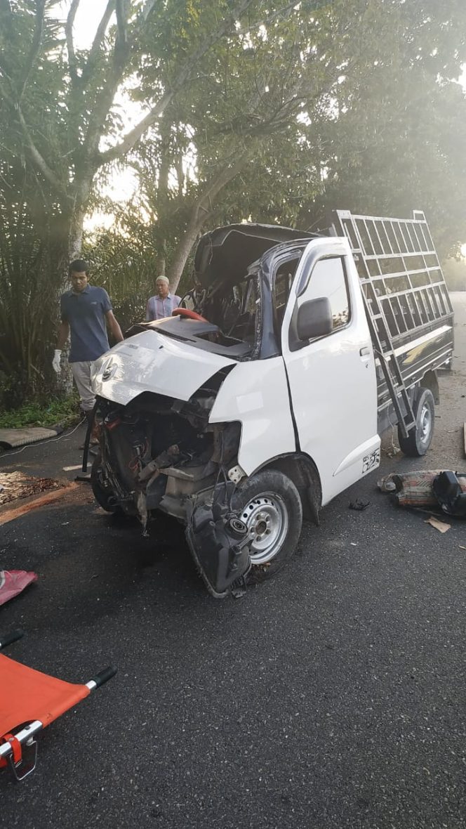 
					Usai Tabrak Pohon, Pengendara Grand Max Meninggal Dunia di Krueng Sabee