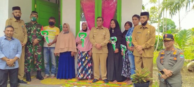 
					Bupati Aceh Jaya Serahkan Kunci Rumah Layak Huni Kaum Dhuafa, Muallaf dan Guru Dayah