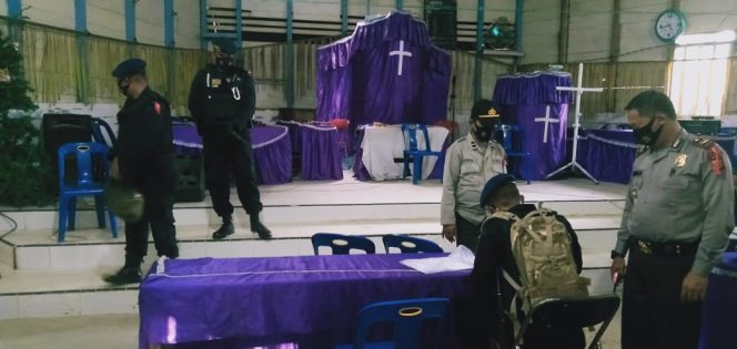 
					Sambut Perayaan Natal dan Tahun Baru, Brimob Adakan Giat Sterilisasi Gereja di Aceh Singkil