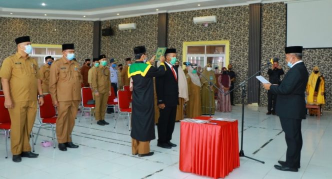 
					Bupati Ramli Lantik Marhaban Sebagai Sekdakab Aceh Barat