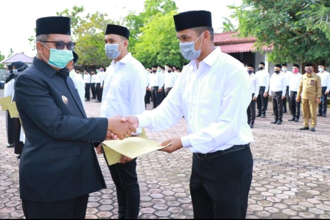 
					Serahkan SK 80%, Bupati Aceh Barat: Minta Pindah Tugas Dianggap Mengundurkan Diri