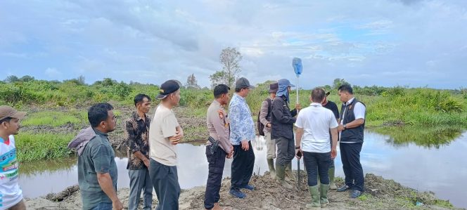 
					Diduga Lahan Kebun Plasma PT SPS 2 Diserobot, Muspika Dampingi Tim BPN