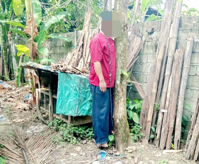 
					Pria Gangguan Jiwa Ditemukan Tergantung di Pohon