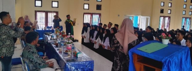 
					Panitia Pemilihan Kecamatan Labuhanhaji Timur Lantik 224 Anggota KPPS untuk Pemilu 2024