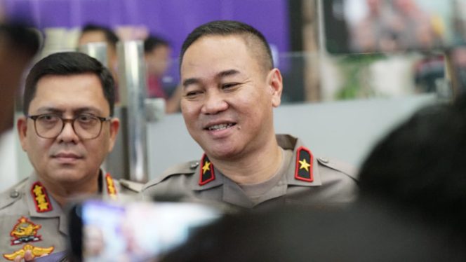 
					Suksesi Pemilu 2024, Komitmen Polri Kawal Pendistribusian Logistik Pemilu