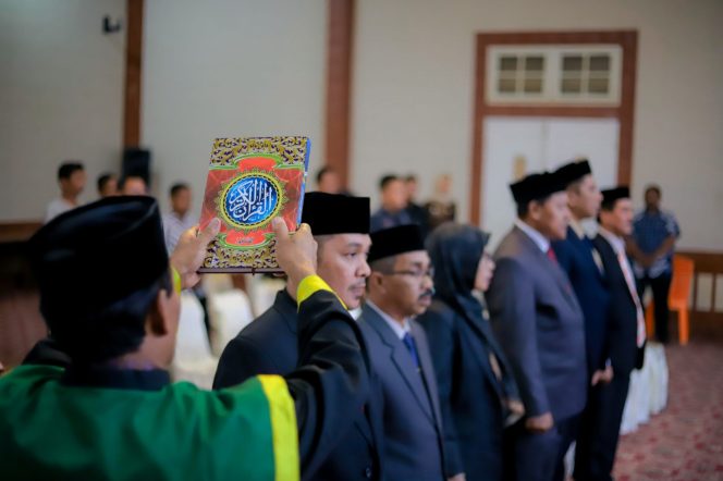 
					Breakingnews: Malam ini, Pj Bupati Nagan Raya Mutasi Enam Kepala SKPK 