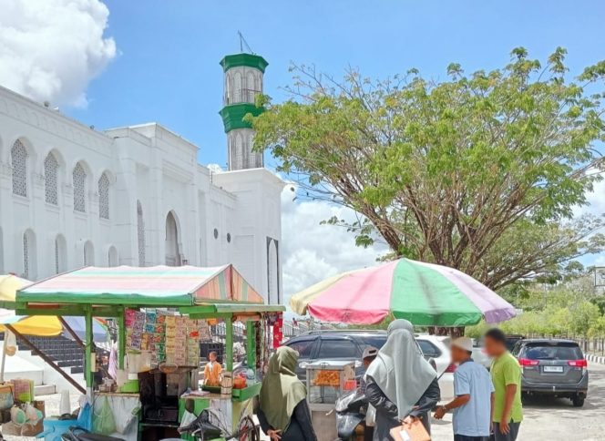 
					Setiap Hari Jum’at Satpol PP dan WH Siagakan WH Perempuan di Masjid Giok 