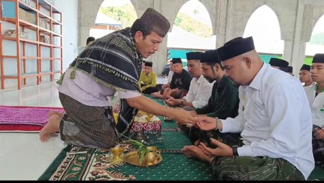 
					Raih Suara Terbanyak Menuju Kursi DPRK Nagan Raya, Keluarga Besar Lakukan Prosesi Peusijuk Heri Yanda