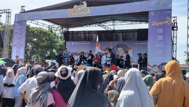 
					Safaruddin Bagi-bagi Uang Kepada Peserta Fun walk Gemoy, Panwaslih Sebut Masih Wajar