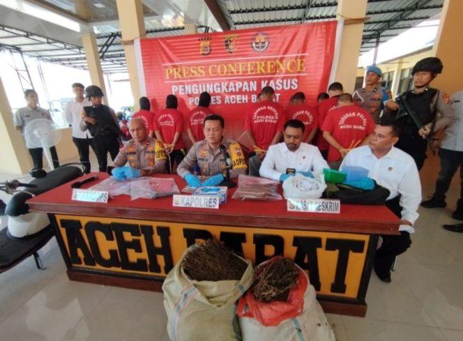 
					Ancam Mantan Istri Rujuk Kembali, Polres Aceh Barat Amankan Pelaku Bersama Satu Pucuk Senpi