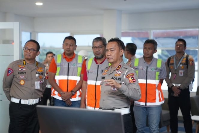 
					Tinjau Command Center, Kakorlantas Pastikan Pengamanan Operasi Ketupat Terkoordinasi