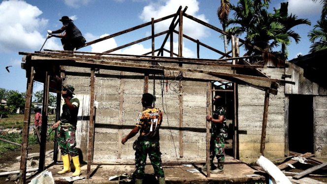 
					Rehab Rumah Janda Arjunawati Mulai Dikerjakan, Ini Bukti Gerak Cepat TNI