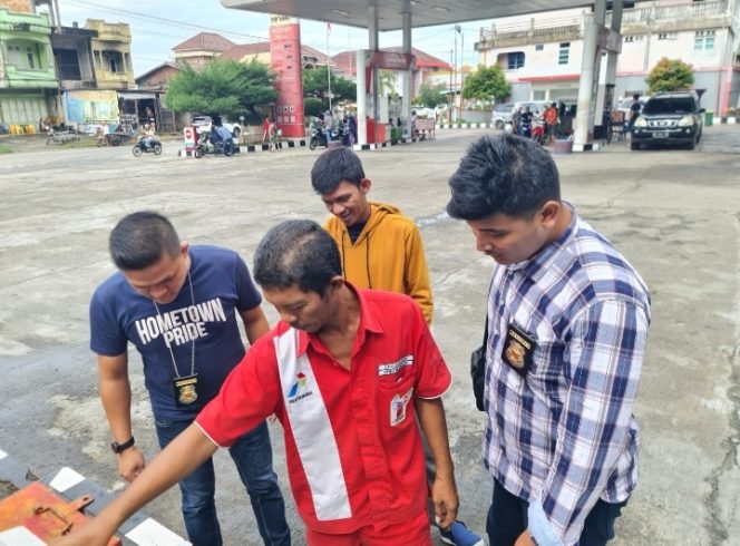 
					Personil Reskrim Polres Aceh Selatan Lakukan Pengecekan di Beberapa SPBU guna Antisipasi Praktik Curang