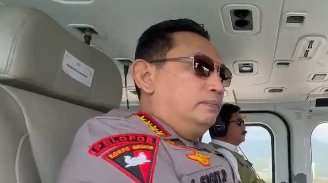 
					Kapolri bersama Menko Polhukam Pantau Kesiapan Arus Mudik di Merak Via Udara