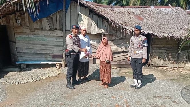
					Insan Batalyon C Pelopor Satbrimob Polda Aceh Salurkan Zakat Fitrah Secara Mandiri untuk Penerima Manfaat 