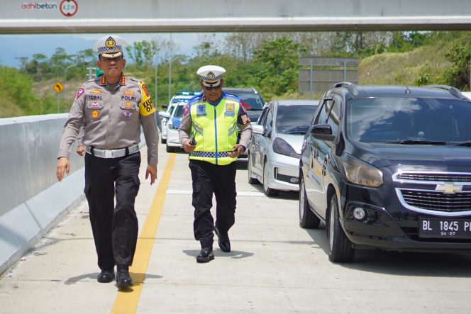 
					Tercatat Hari Kedua Idul Fitri, 1157 Kendaraan Pemudik Gunakan Tol Sibanceh
