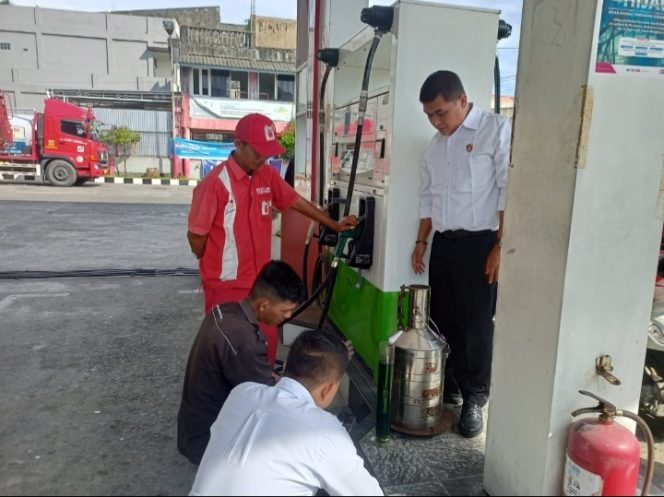 
					Cegah Penyimpangan BBM, Personel Sat Reskrim Polres Aceh Selatan Lakukan Pengecekan Timbangan di SPBU