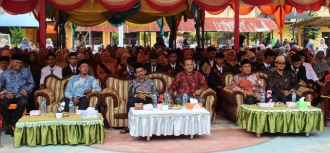 
					SMA Negeri 1 Labuhanhaji Barat Gelar Acara Perlepasan Lulusan Kelas 3 Tahun 2023/2024