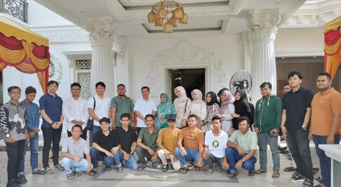 
					Relawan AMAN Deklarasi Dukungan Salman Alfarisi Sebagai Calon Bupati Abdya