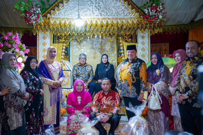 
					PJ Bupati Dampingi PJ Gubernur Serta Wakil Ketua DPR Aceh Keliling Stan di Ajang Gelar Teknologi Tepat Guna