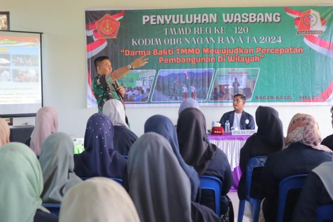 
					Dansatgas TMMD Reguler ke-120 Kodim 0116/Nara berikan Wawasan kebangsaan 