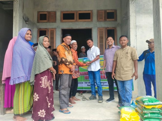 
					PT Socfindo Perkebunan Seunagan Bagikan Paket Sembako Jumat Berkah, Kali ini di Alue Bata 