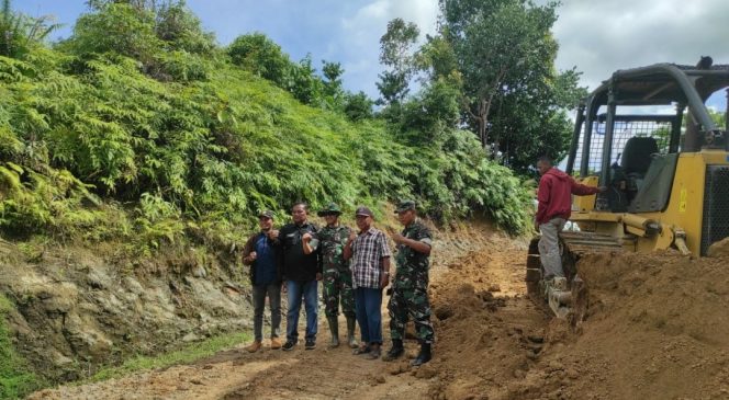 
					Lewat Program TMMD, PUPR Aceh Barat Bangun Akses Jalan Baru di Kuala Manyeu