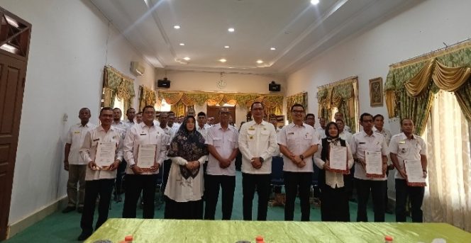 
					Seluruh Pejabat Pimpinan Tinggi Pratama di Lingkungan Pemkab Aceh Selatan Serentak Tandatangani Dokumen Pakta Integritas
