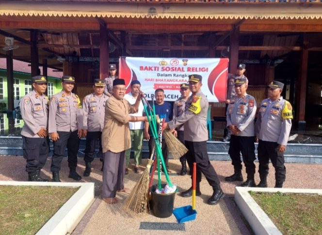 
					Polres Aceh Selatan dalam Rangka Menyambut Hari Bhayangkara ke- 78 Laksanakan Bakti Sosial Religi