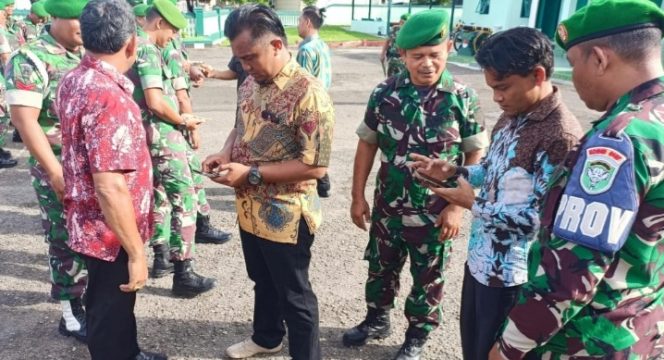 
					Langkah Tegas Kodim Berantas Judi Online, Prajurit Kodim 0107/Asel Diperiksa HP Secara Mendadak