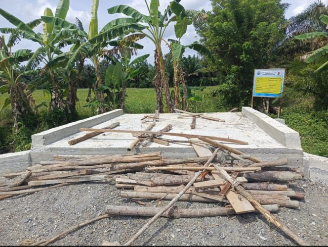 
					Jembatan untuk para petani di Desa Ujong Patihah, Kecamatan Kuala, Kabupaten Nagan Raya Senin (22/7/2024) foto/dani