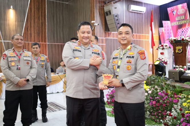 
					Polres Nagan Raya Raih Penghargaan Terbaik 1 dalam Penanganan Karhutla Semester 1 Tahun 2024