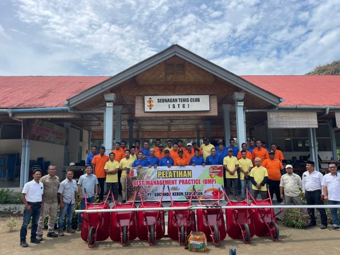 
					PT Socfindo Kebun Seunagan Berikan Edukasi dan Bantuan Alat Panen untuk Petani Kemitraan 