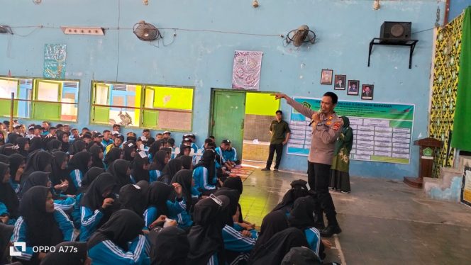 
					Kapolsek JP Motivasi Pelajar MAN 1 Aceh Barat, Pembentukan Disiplin Hingga Tanggungjawab Seorang Pelajar